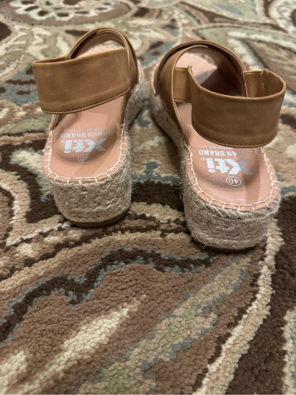 XTI tan espadrille